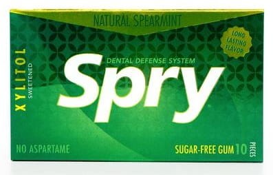 20390GUMA DO ŻUCIA Z KSYLITOLEM O SMAKU MIĘTY KĘDZIERZAWEJ BEZGLUTENOWA 10 SZTUK (12 g) - SPRY-1